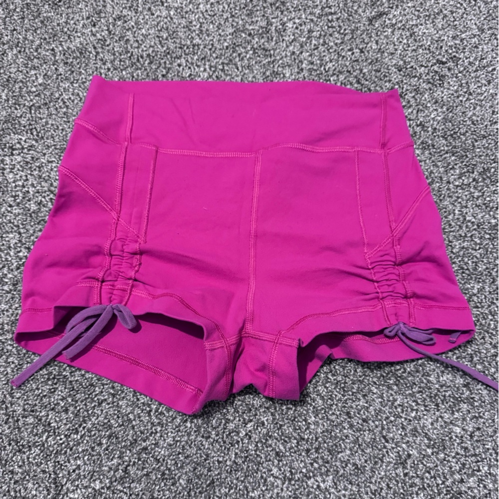 EUC RARE LULULEMON HOT SHORTS